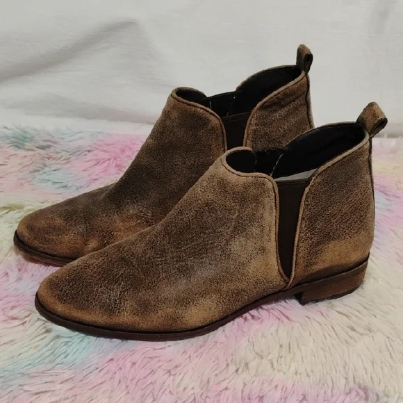 Michael Kors Brown Chukka Boots W Distressed Suede Finish Sz 8.5 - Picture 1 of 10